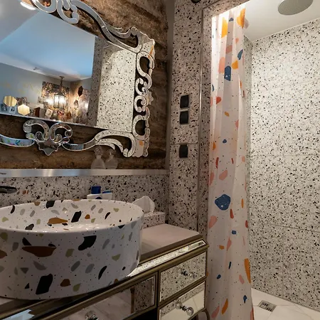 La Vie En Rose Bed & Breakfast